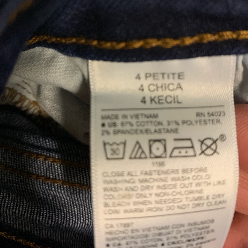 Old Navy Mid-Rise Kicker Bootcut Jean | Dark Blue 4P - Picture 4 of 8